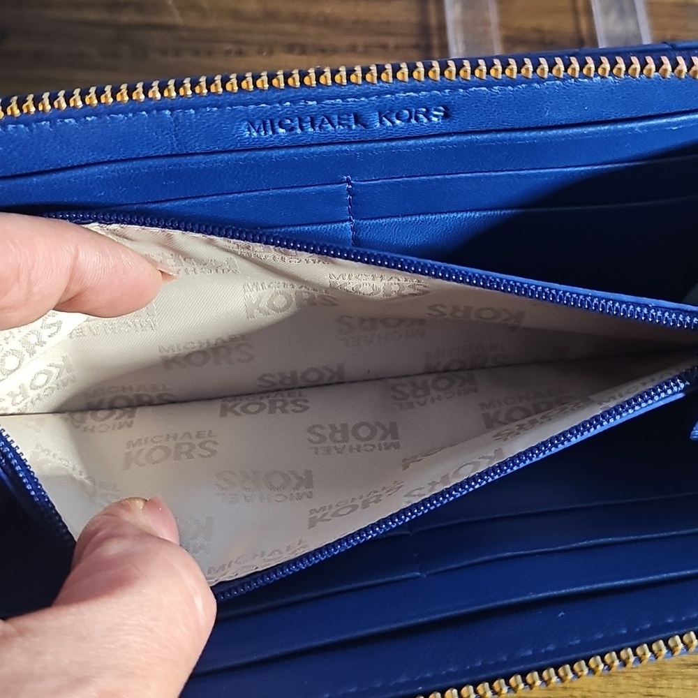 Michael Kors Blue Quilted Wallet - Picture 7 of 8